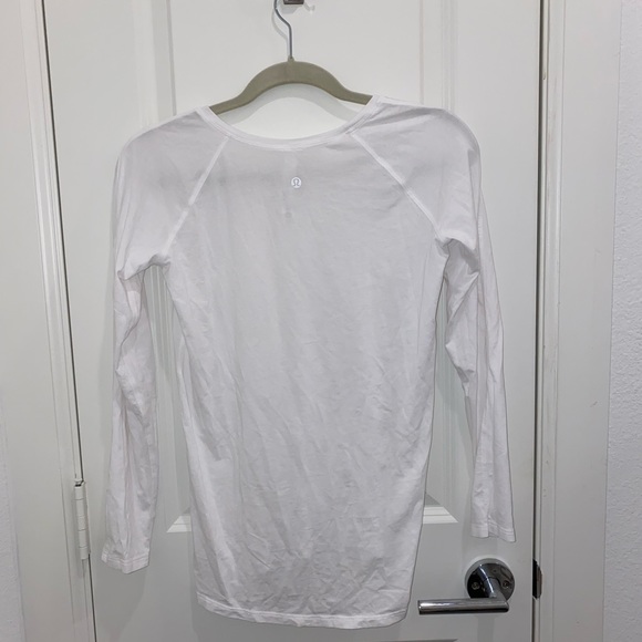 NWOT lululemon top - Picture 2 of 2